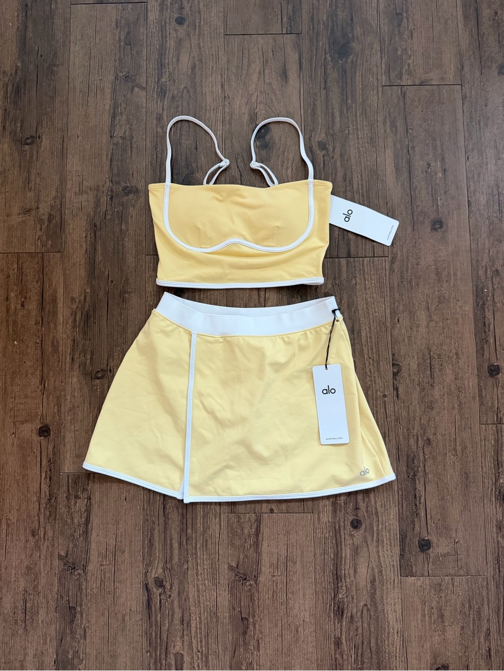ALO Yoga Airbrush Streamlined Skort and Tank Set in Warm Butter Yellow